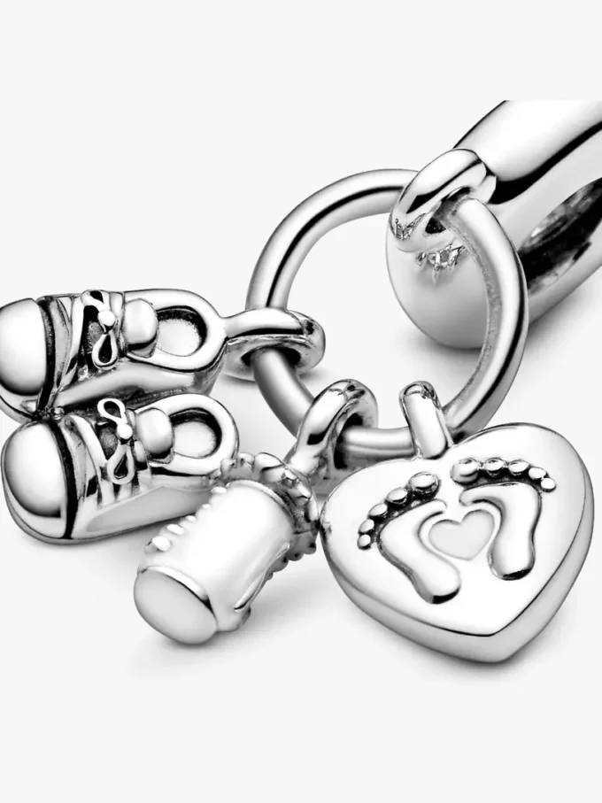 Dangle Charm in Form von Babyflasche und Schuhen aus Sterlingsilber Dangle Charm in Form von Babyflasche und Schuhen aus Sterlingsilber