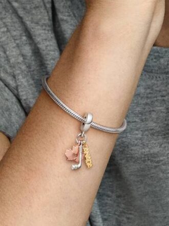 Dangle Charm mit Kanada, Ahornblatt und Hockeyschläger – Sterlingsilber, 14-karätige Vergoldung, 14-karätige Roségoldvergoldung
