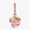 Dangle Charm mit Kirschblütenmotiv, 14 Karat Roségold-Beschichtung Dangle Charm mit Kirschblütenmotiv, 14 Karat Roségold-Beschichtung