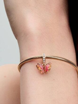 Dangle Charm mit rosa-gelbem Murano Glass-Schmetterling – 14 Karat Roségold-Beschichtung Dangle Charm mit rosa-gelbem Murano Glass-Schmetterling – 14 Karat Roségold-Beschichtung