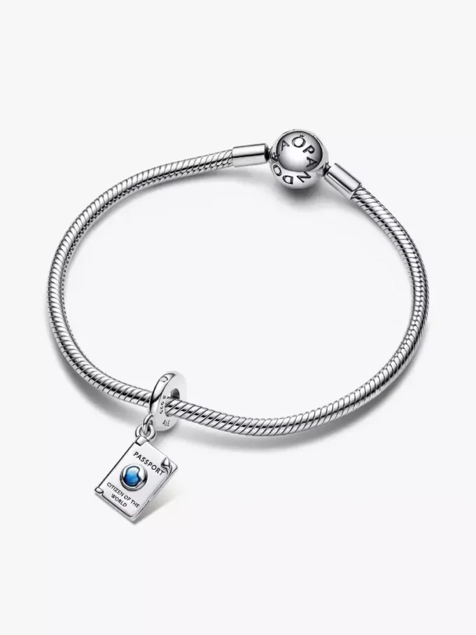 Dangle Charm „Openable Passport“ aus Sterlingsilber Dangle Charm „Openable Passport“ aus Sterlingsilber