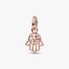 Dangle Charm „Schützende Hamsa-Hand“ – 14 Karat Roségold-Beschichtung Dangle Charm „Schützende Hamsa-Hand“ – 14 Karat Roségold-Beschichtung