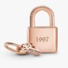 Dangle Charm „Vorhängeschloss & Schlüssel“ – 14 Karat Roségold-Beschichtung Dangle Charm „Vorhängeschloss & Schlüssel“ – 14 Karat Roségold-Beschichtung