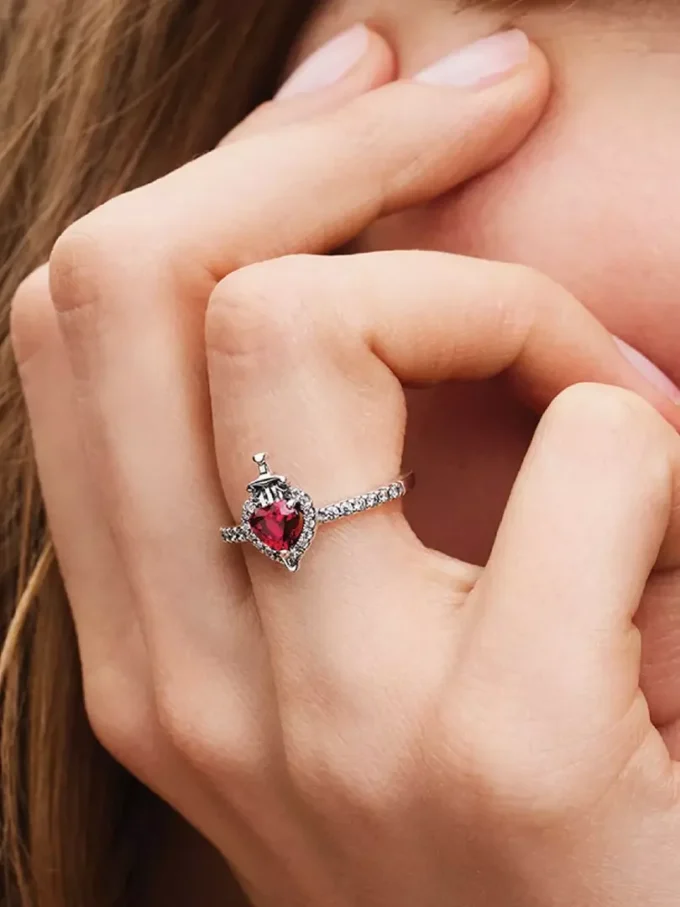 Disney-Bösewichte – Ring „Böse Königin“ aus Sterlingsilber Disney-Bösewichte – Ring „Böse Königin“ aus Sterlingsilber