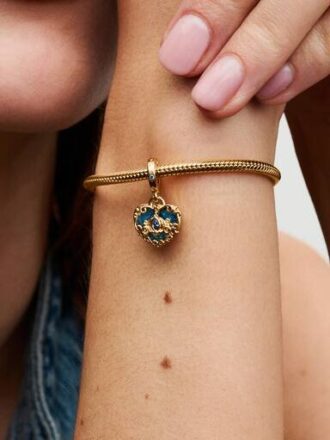 Disney Cinderella’s Carriage & Heart Dangle Charm – 14 Karat vergoldet