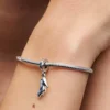 Disney Cinderella’s Glass Slipper Dangle Charm aus Sterlingsilber Disney Cinderella’s Glass Slipper Dangle Charm aus Sterlingsilber