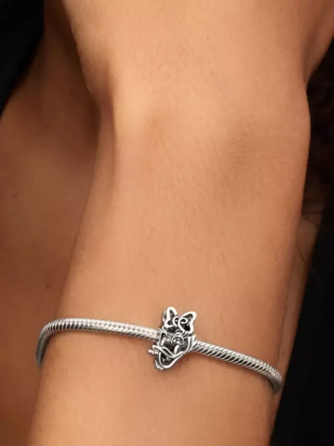 Disney Daisy Duck durchbrochener Charm aus Sterlingsilber Disney Daisy Duck durchbrochener Charm aus Sterlingsilber