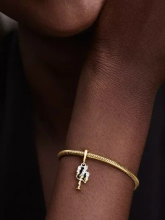 Disney „Die Schöne und das Biest“ Lumiere-Dangle Charm aus Sterlingsilber, 14-karätig vergoldet