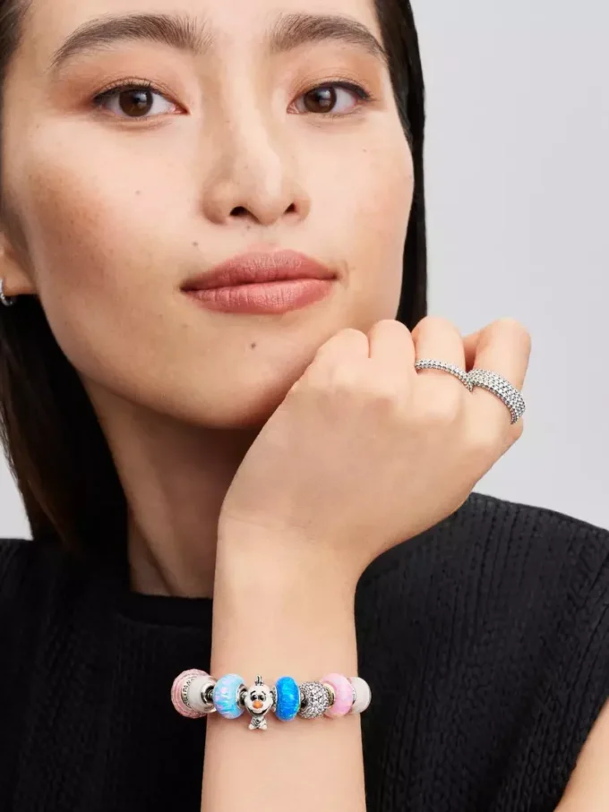 Charm „Opalescent Ocean Deep Blue“ aus Sterlingsilber Charm „Opalescent Ocean Deep Blue“ aus Sterlingsilber