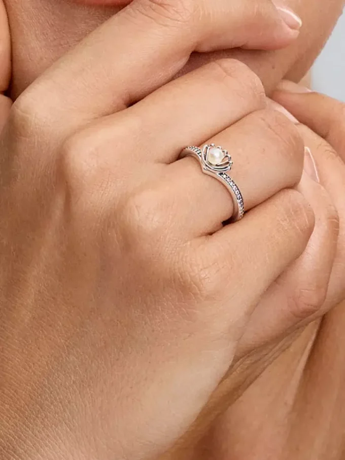 Disney-Prinzessin Arielle Muschel-Ring mit behandelter Süßwasserzuchtperle aus Sterlingsilber Disney-Prinzessin Arielle Muschel-Ring mit behandelter Süßwasserzuchtperle aus Sterlingsilber