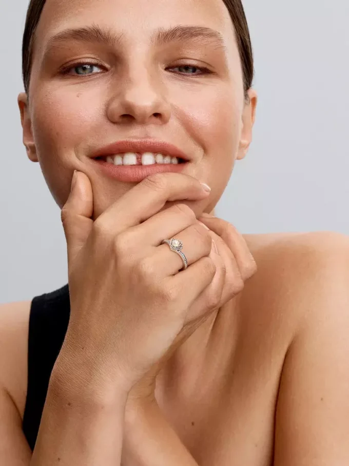Disney-Prinzessin Arielle Muschel-Ring mit behandelter Süßwasserzuchtperle aus Sterlingsilber Disney-Prinzessin Arielle Muschel-Ring mit behandelter Süßwasserzuchtperle aus Sterlingsilber
