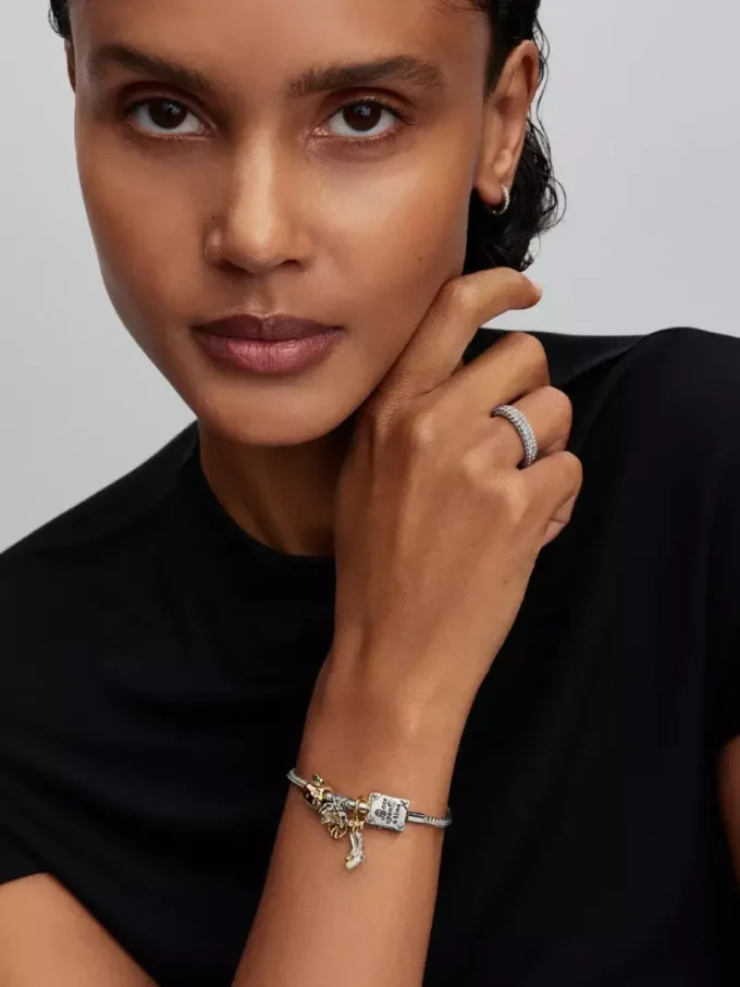 Disney Schneewittchen-Charm „Giftapfel“ 0,012 ct TW, Sterlingsilber, 14-karätige Vergoldung Disney Schneewittchen-Charm „Giftapfel“ 0,012 ct TW, Sterlingsilber, 14-karätige Vergoldung