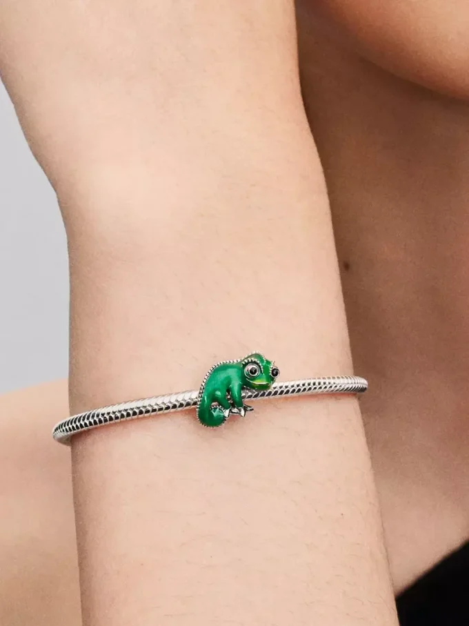 Disney Tangled Pascal Farbwechsel-Charm aus Sterlingsilber Disney Tangled Pascal Farbwechsel-Charm aus Sterlingsilber