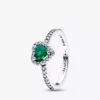 Edler Ring mit Herz aus Sterlingsilber in Royalgrün
