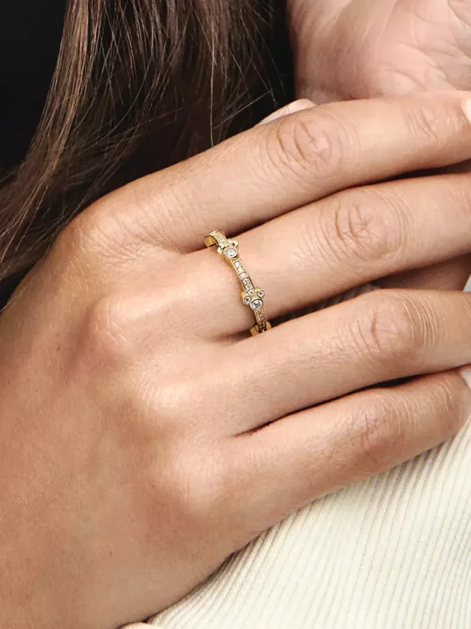 Endgültiger Verkauf – Disney Mickey Mouse & Minnie Mouse funkelnder Eternity-Ring, 14-karätig vergoldet Endgültiger Verkauf – Disney Mickey Mouse & Minnie Mouse funkelnder Eternity-Ring, 14-karätig vergoldet