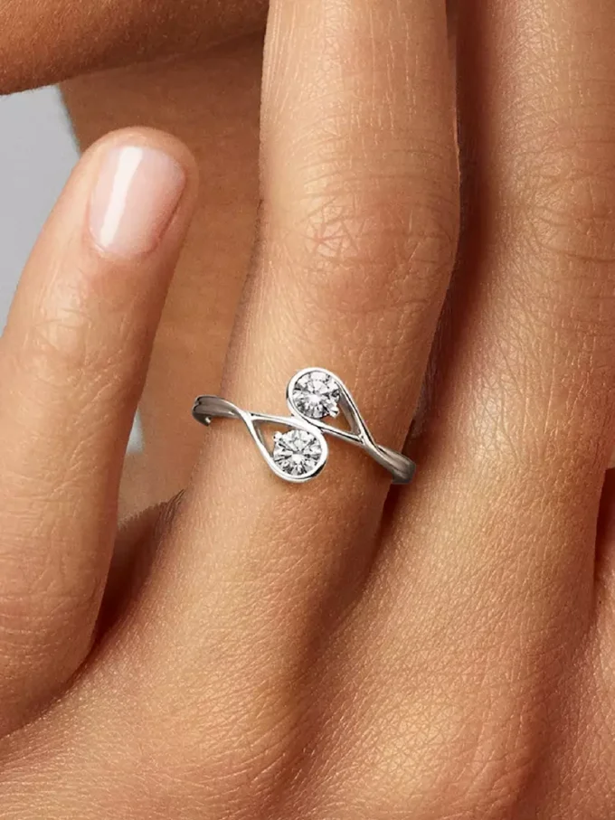 Endgültiger Verkauf – Pandora Infinite 14-karätiger Weißgold-Ring mit zwei im Labor gezüchteten Diamanten, 0,50 Karat insgesamt, 14-karätiges Weißgold Endgültiger Verkauf – Pandora Infinite 14-karätiger Weißgold-Ring mit zwei im Labor gezüchteten Diamanten, 0,50 Karat insgesamt, 14-karätiges Weißgold