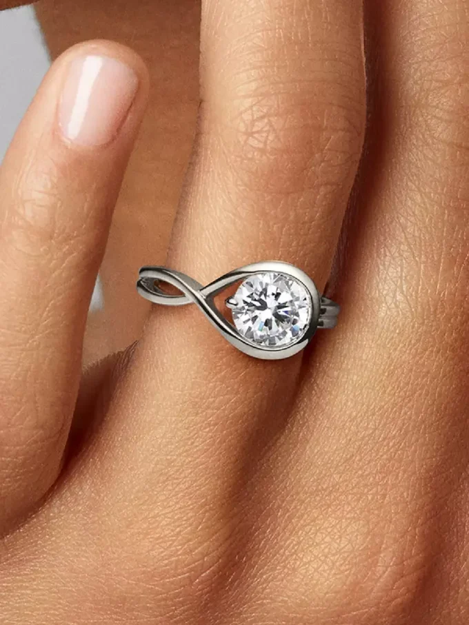 Endgültiger Verkauf – Pandora Infinite Ring aus 14 Karat Weißgold mit im Labor gezüchtetem Diamanten, 1,75 Karat Gesamtgewicht, 14 Karat Weißgold Endgültiger Verkauf – Pandora Infinite Ring aus 14 Karat Weißgold mit im Labor gezüchtetem Diamanten, 1,75 Karat Gesamtgewicht, 14 Karat Weißgold