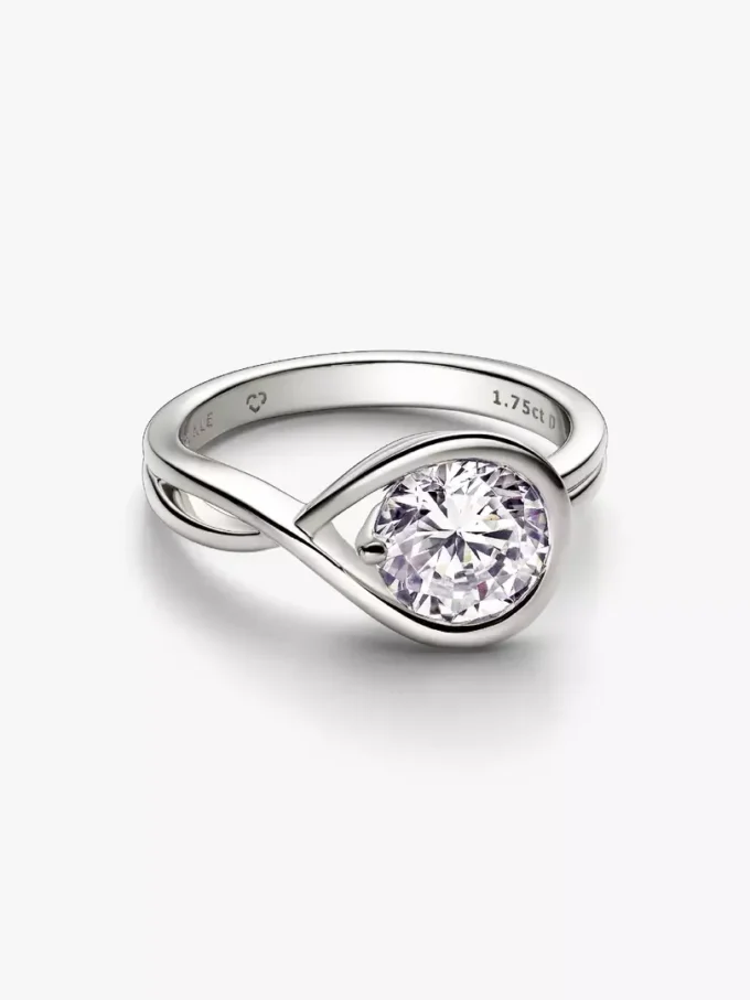 Endgültiger Verkauf – Pandora Infinite Ring aus 14 Karat Weißgold mit im Labor gezüchtetem Diamanten, 1,75 Karat Gesamtgewicht, 14 Karat Weißgold Endgültiger Verkauf – Pandora Infinite Ring aus 14 Karat Weißgold mit im Labor gezüchtetem Diamanten, 1,75 Karat Gesamtgewicht, 14 Karat Weißgold