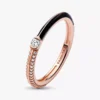Endgültiger Verkauf – Pandora ME Pavé & Black Dual Ring, 14 Karat Roségold-Beschichtung Endgültiger Verkauf – Pandora ME Pavé & Black Dual Ring, 14 Karat Roségold-Beschichtung