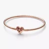 Endgültiger Verkauf – Pandora Moments Bangle mit Herz & Schmetterling, 14 Karat Roségold-Beschichtung