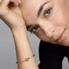 Endgültiger Verkauf – Pandora Moments Bangle mit Herz & Schmetterling, 14 Karat Roségold-Beschichtung