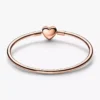 Endgültiger Verkauf – Pandora Moments Bangle mit Herz & Schmetterling, 14 Karat Roségold-Beschichtung