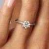 Endgültiger Verkauf – Pandora Nova Ring aus 14 Karat Weißgold mit synthetischem Diamanten, 1,00 Karat Gesamtgewicht, 14 Karat Weißgold Endgültiger Verkauf – Pandora Nova Ring aus 14 Karat Weißgold mit synthetischem Diamanten, 1,00 Karat Gesamtgewicht, 14 Karat Weißgold