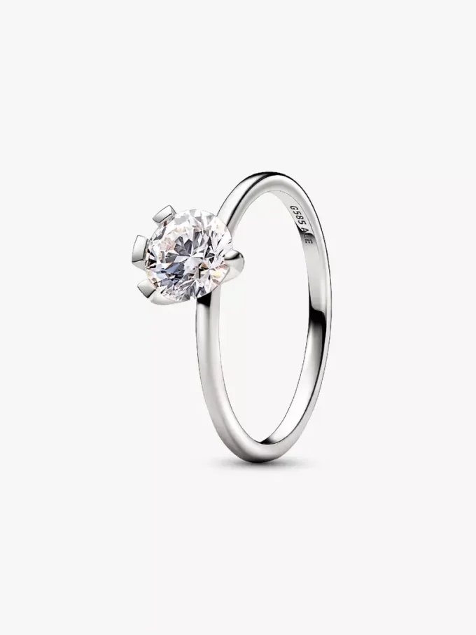 Endgültiger Verkauf – Pandora Nova Ring aus 14 Karat Weißgold mit synthetischem Diamanten, 1,00 Karat Gesamtgewicht, 14 Karat Weißgold Endgültiger Verkauf – Pandora Nova Ring aus 14 Karat Weißgold mit synthetischem Diamanten, 1,00 Karat Gesamtgewicht, 14 Karat Weißgold