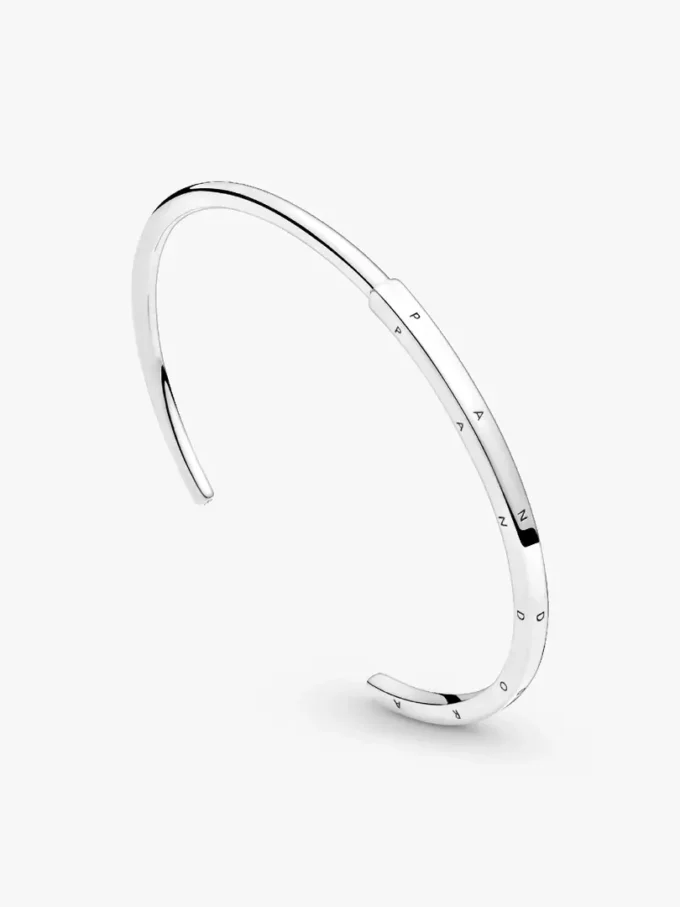 Endgültiger Verkauf – Pandora Signature I-D Open Bangle aus Sterlingsilber Endgültiger Verkauf – Pandora Signature I-D Open Bangle aus Sterlingsilber
