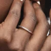 Endgültiger Verkauf – schlichter, funkelnder Bandring aus Sterlingsilber Endgültiger Verkauf – schlichter, funkelnder Bandring aus Sterlingsilber