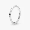 Endgültiger Verkauf – schlichter, funkelnder Bandring aus Sterlingsilber Endgültiger Verkauf – schlichter, funkelnder Bandring aus Sterlingsilber