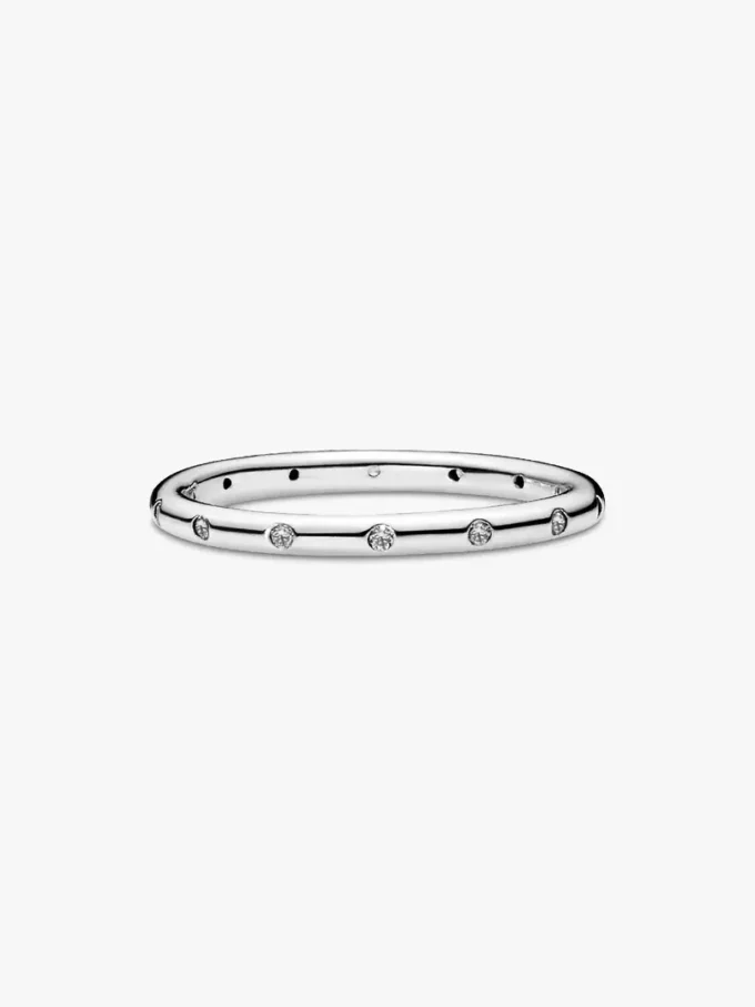 Endgültiger Verkauf – schlichter, funkelnder Bandring aus Sterlingsilber Endgültiger Verkauf – schlichter, funkelnder Bandring aus Sterlingsilber
