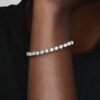 ENDVERKAUF – Armband mit behandelten Süßwasser-Zuchtperlen und blauer Kordel – Sterlingsilber