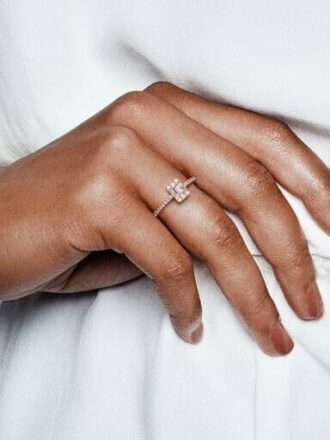 ENDVERKAUF – Funkelnder quadratischer Halo-Ring – 14 Karat Roségold-Beschichtung ENDVERKAUF – Funkelnder quadratischer Halo-Ring – 14 Karat Roségold-Beschichtung
