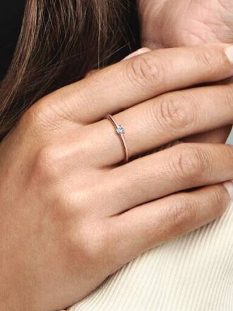 ENDVERKAUF – Hellblauer Solitärring – 14 Karat Roségold-Beschichtung