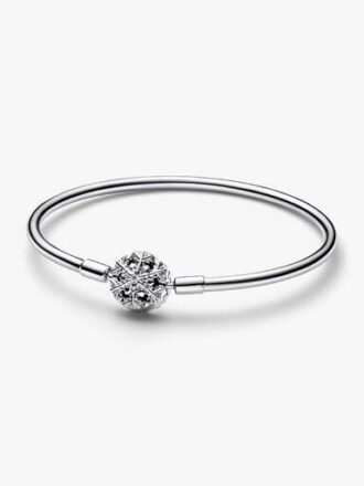 ENDVERKAUF – Pandora Moments Bangle mit funkelndem Schneeflockenverschluss – Sterlingsilber