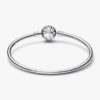 ENDVERKAUF – Pandora Moments Bangle mit funkelndem Schneeflockenverschluss – Sterlingsilber