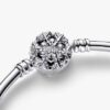 ENDVERKAUF – Pandora Moments Bangle mit funkelndem Schneeflockenverschluss – Sterlingsilber