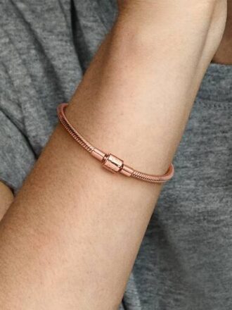 ENDVERKAUF – Pandora Moments Barrel Clasp Snake Chain Armband – 14 Karat Roségold-Beschichtung