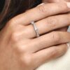 ENDVERKAUF – Rechteckiger Pavé-Ring mit funkelnden Steinen – Sterlingsilber