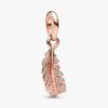 ENDVERKAUF – Schwebender, geschwungener Feder-Dangle Charm – 14 Karat Roségold-Beschichtung ENDVERKAUF – Schwebender, geschwungener Feder-Dangle Charm – 14 Karat Roségold-Beschichtung