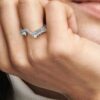 ENDVERKAUF – Sparkling Asymmetric Wave Ring – Sterlingsilber ENDVERKAUF – Sparkling Asymmetric Wave Ring – Sterlingsilber