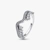ENDVERKAUF – Sparkling Asymmetric Wave Ring – Sterlingsilber ENDVERKAUF – Sparkling Asymmetric Wave Ring – Sterlingsilber