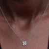 Funkelnde Glücksklee-Anhänger-Halskette aus Sterlingsilber Funkelnde Glücksklee-Anhänger-Halskette aus Sterlingsilber