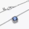 Funkelnde Halskette mit quadratischem blauem Halo-Anhänger aus Sterlingsilber