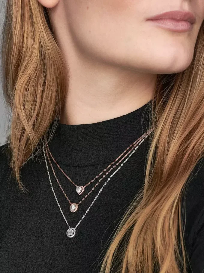 Funkelnde Herz-Collier-Halskette, 14 Karat Roségold-Beschichtung Funkelnde Herz-Collier-Halskette, 14 Karat Roségold-Beschichtung
