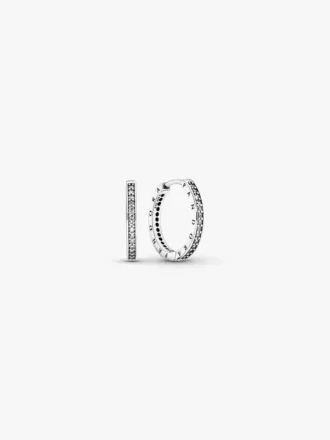Funkelnde Ohrringe mit Pandora-Logo aus Sterlingsilber