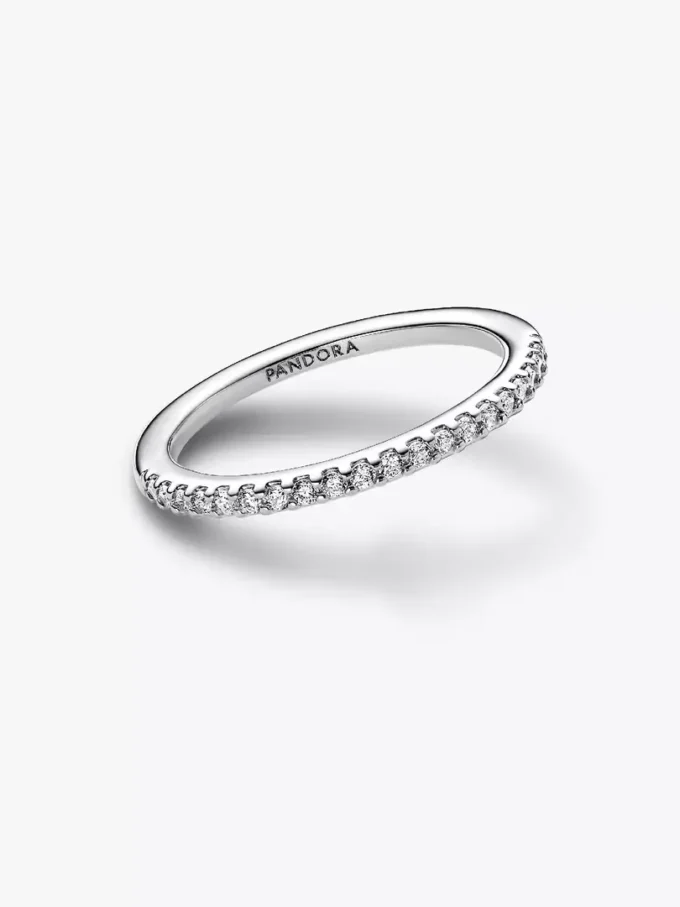 Funkelnder Bandring aus Sterlingsilber Funkelnder Bandring aus Sterlingsilber