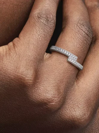 Funkelnder, überlappender Ring aus Sterlingsilber