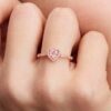 Funkelnder blauer Ring mit erhabenem Herz – 14 Karat Roségold-Beschichtung